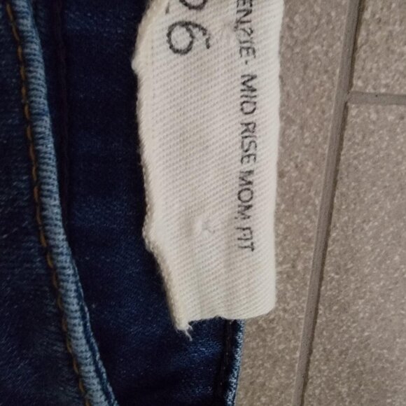 NWT UNPUBLISHED "Kenzie" Designer Denim Blue Jeans Distressed - Womens Size 26 - Picture 9 of 9